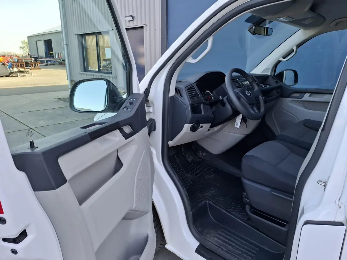 2.0 TDI L1H1 Highline AIRCO / TREKHAAK / 3 ZITS / EURO 6 / N.A.P