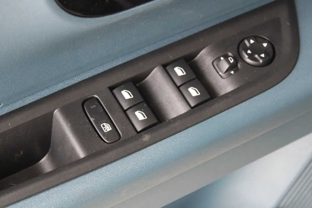 1.2 Hybrid ICON | 8 jaar garantie | Cruise control | Led verlichting | Apple carplay & Android auto |