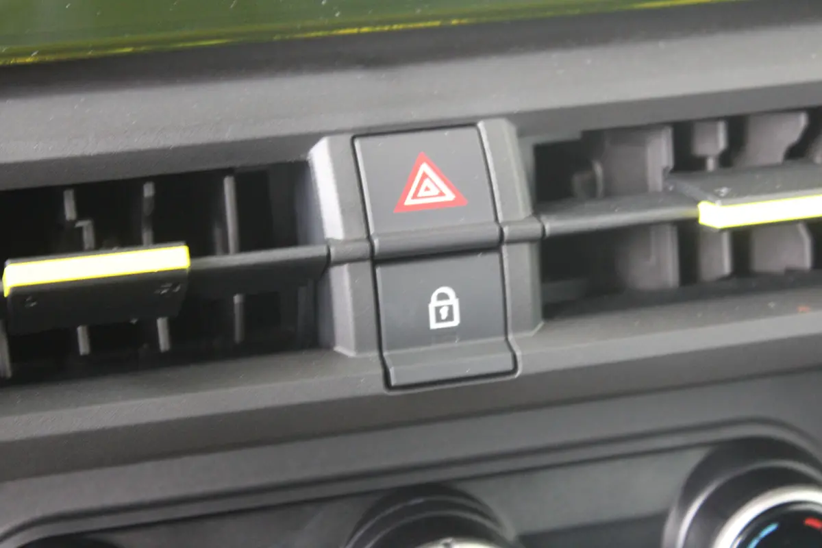 1.2 Hybrid ICON | 8 jaar garantie | Cruise control | Led verlichting | Apple carplay & Android auto |