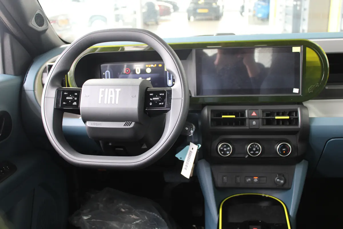 1.2 Hybrid ICON | 8 jaar garantie | Cruise control | Led verlichting | Apple carplay & Android auto |