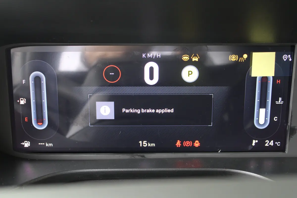 La Prima | 10,25" touchscreen radio met Bluetooth, DAB & USB én Navigatie | 10” digitaal instrumentenpaneel | 17” lichtmetalen velgen Glossy Black & Diamond Cut(205/50/R17)