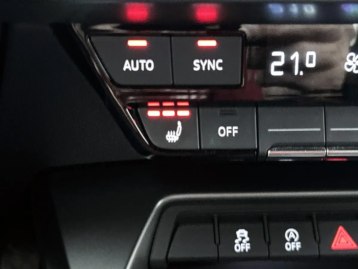 35 TFSI S edition | Navigatie | Cruise control | Airco | Stoelverwarming | Parkeersensoren |