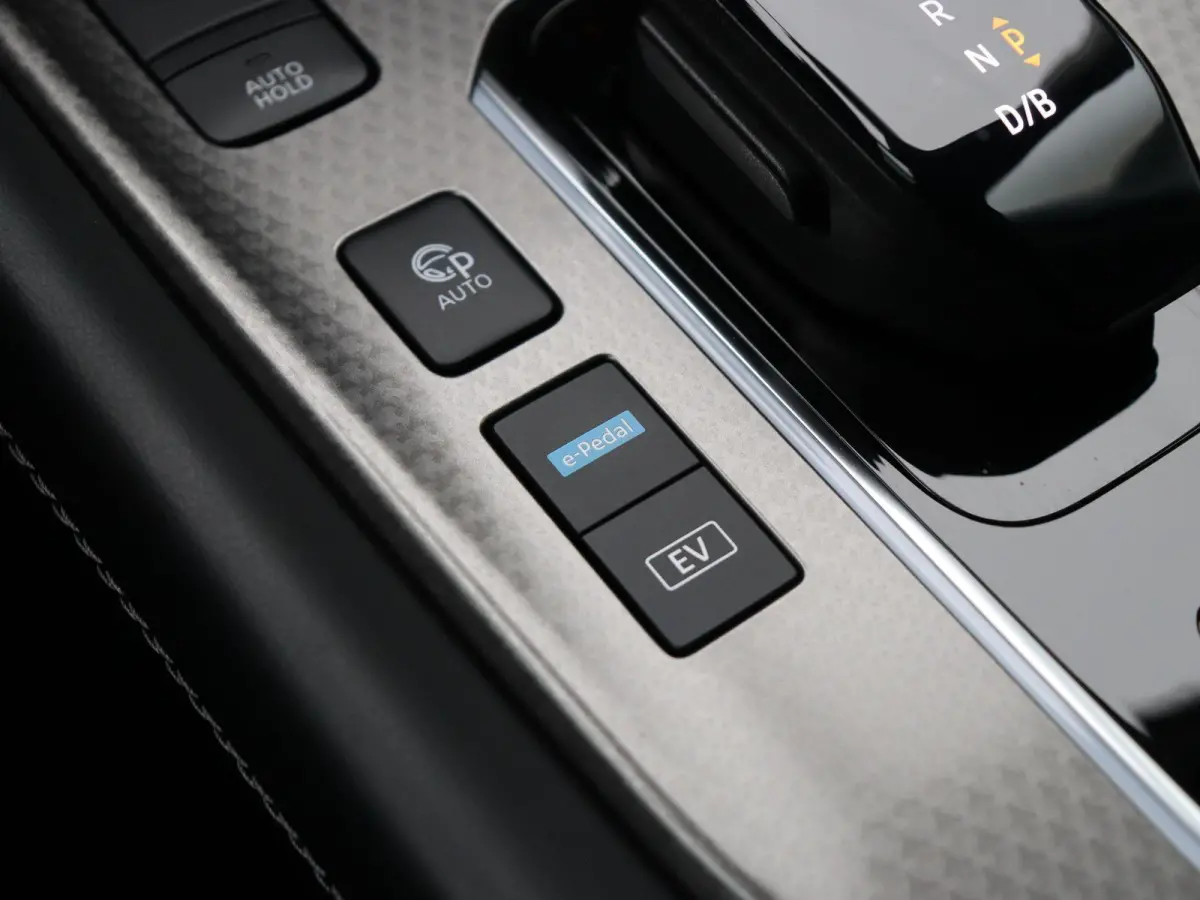 1.5 e-Power N-Connecta | Stoel, Stuur en Voorruitverwarming | Head-Up Display | Elektrische Achterklep | Rondom Camera |