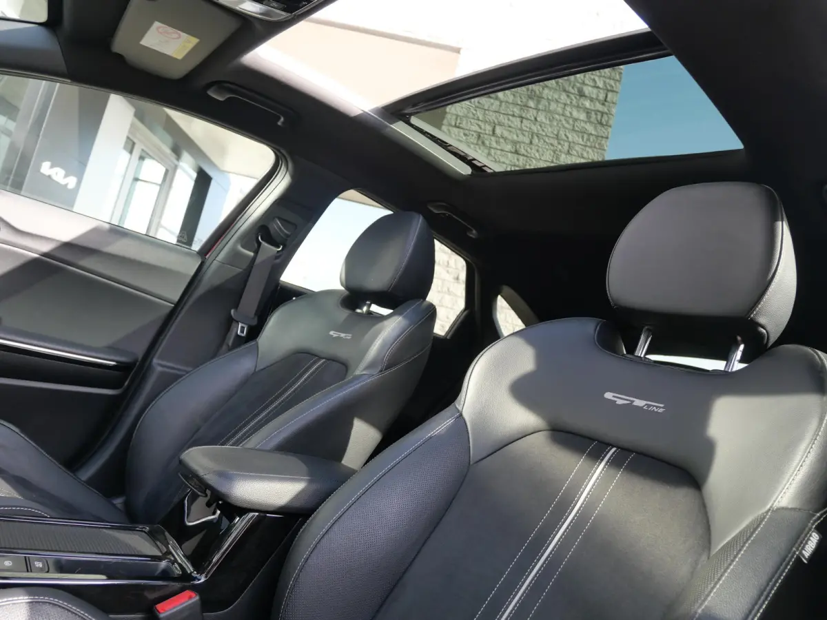 1.0 T-GDI GT-PlusLine | Schuif/Kanteldak | Electrische Stoelen | JBL | Navi | Camera | Electrische Klep |