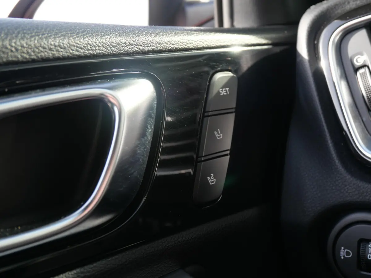 1.0 T-GDI GT-PlusLine | Schuif/Kanteldak | Electrische Stoelen | JBL | Navi | Camera | Electrische Klep |