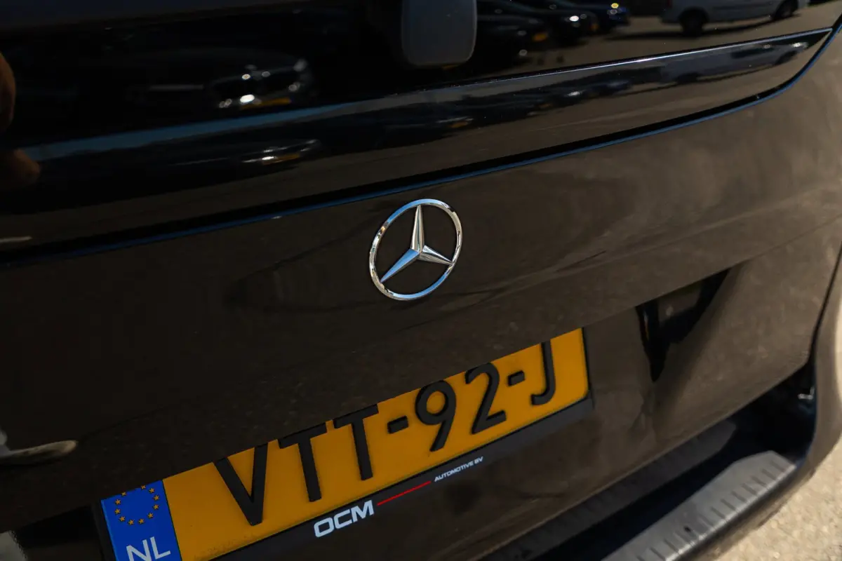 300d Lang DC Edition Led I 2 X Schuifdeur I Leder I Apple CarPlay I 19 Inch I Camera I Nette staat