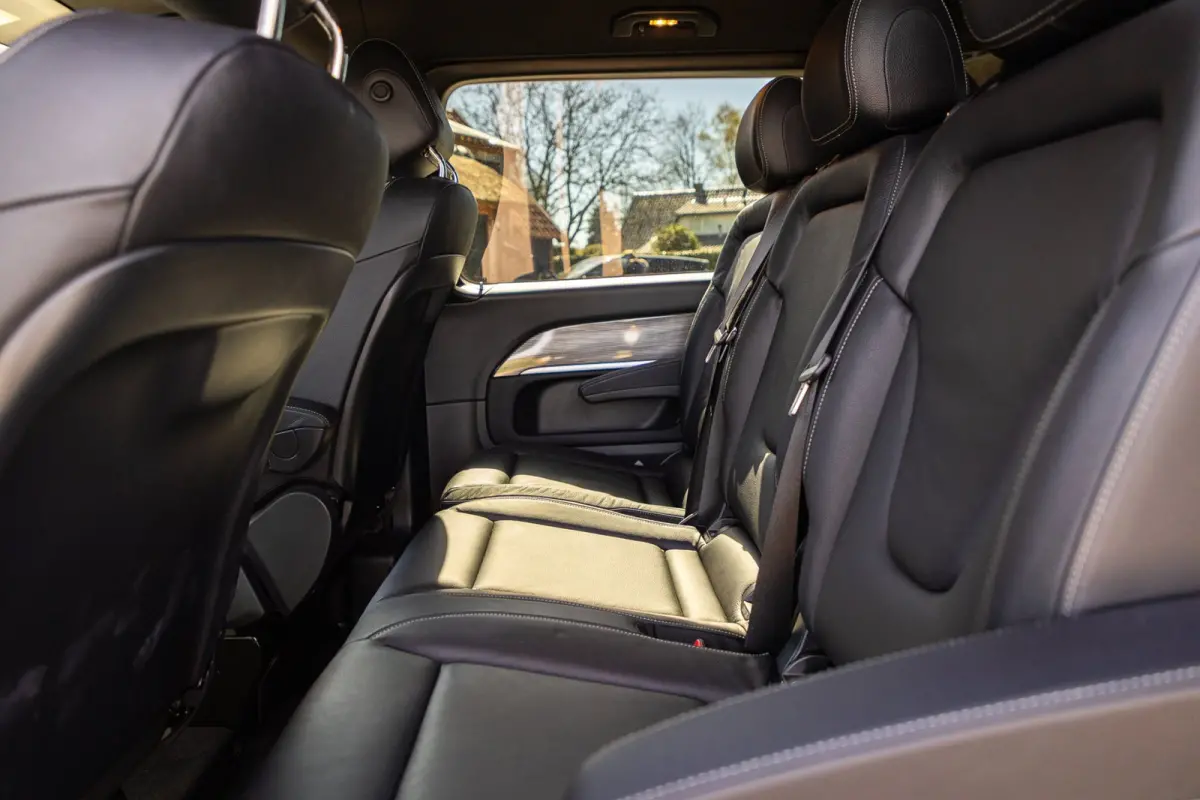 300d Lang DC Edition Led I 2 X Schuifdeur I Leder I Apple CarPlay I 19 Inch I Camera I Nette staat