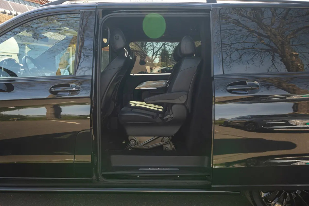300d Lang DC Edition Led I 2 X Schuifdeur I Leder I Apple CarPlay I 19 Inch I Camera I Nette staat