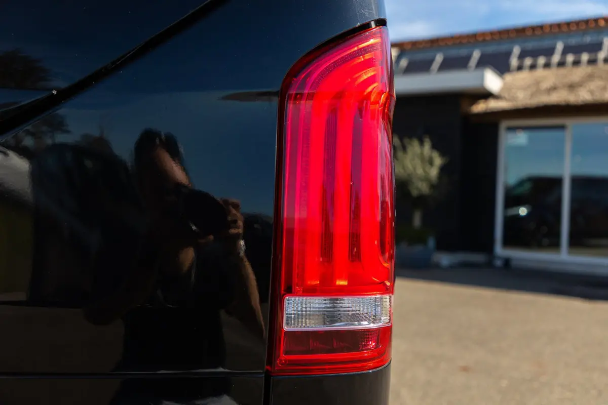 300d Lang DC Edition Led I 2 X Schuifdeur I Leder I Apple CarPlay I 19 Inch I Camera I Nette staat