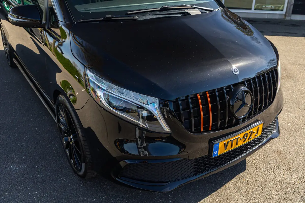 300d Lang DC Edition Led I 2 X Schuifdeur I Leder I Apple CarPlay I 19 Inch I Camera I Nette staat