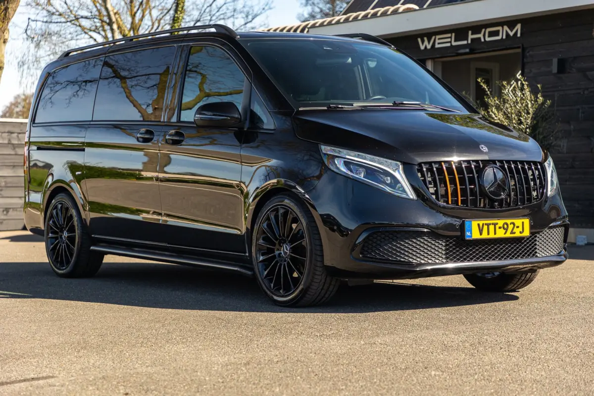300d Lang DC Edition Led I 2 X Schuifdeur I Leder I Apple CarPlay I 19 Inch I Camera I Nette staat