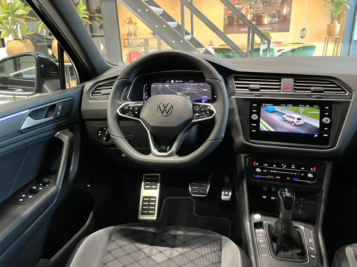 1.5 TSI R-Line Black Style/ Cam/ Keyless/ Matrix IQ