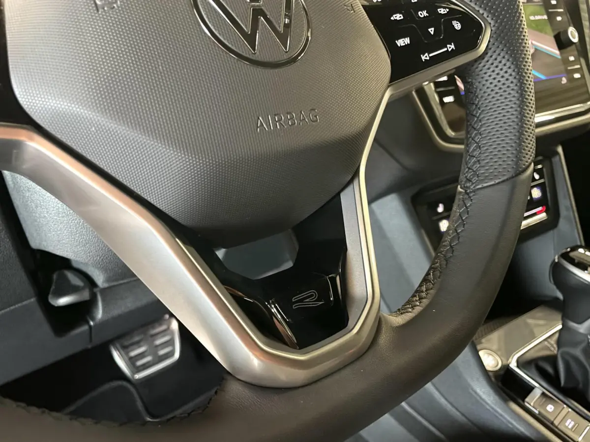 1.5 TSI R-Line Black Style/ Cam/ Keyless/ Matrix IQ