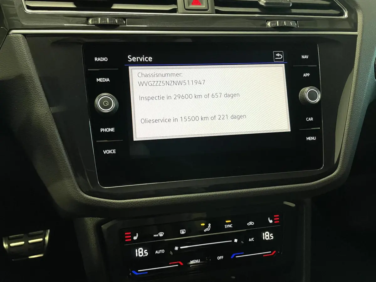 1.5 TSI R-Line Black Style/ Cam/ Keyless/ Matrix IQ