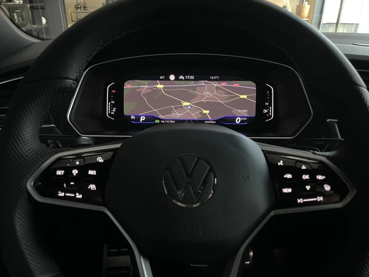 1.5 TSI R-Line Black Style/ Cam/ Keyless/ Matrix IQ