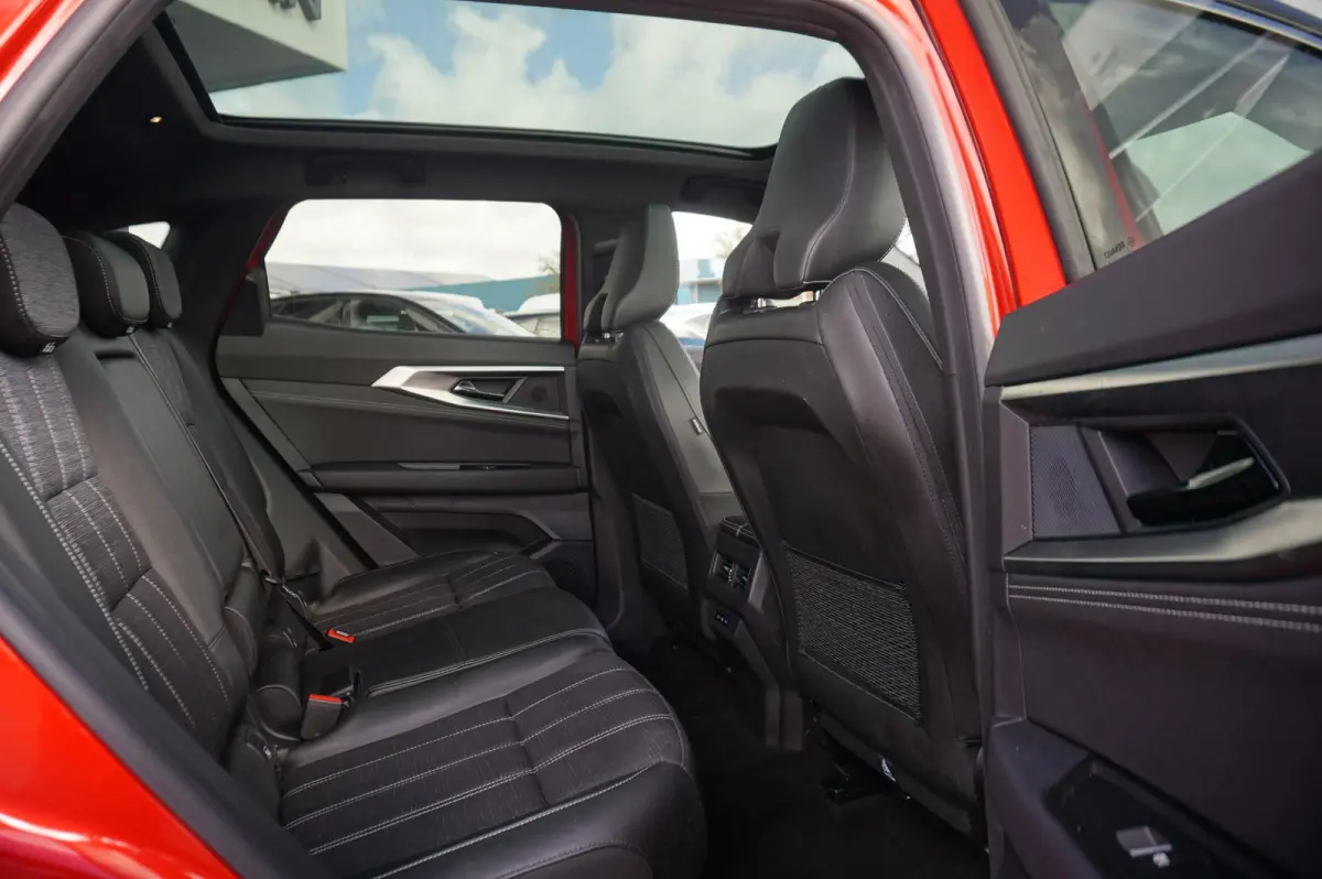 1.2 E-Tech full hybrid 200 Techno