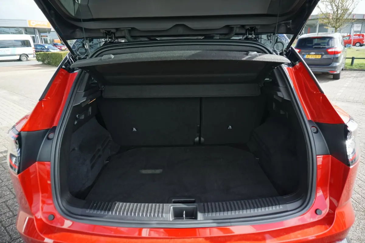 1.2 E-Tech full hybrid 200 Techno