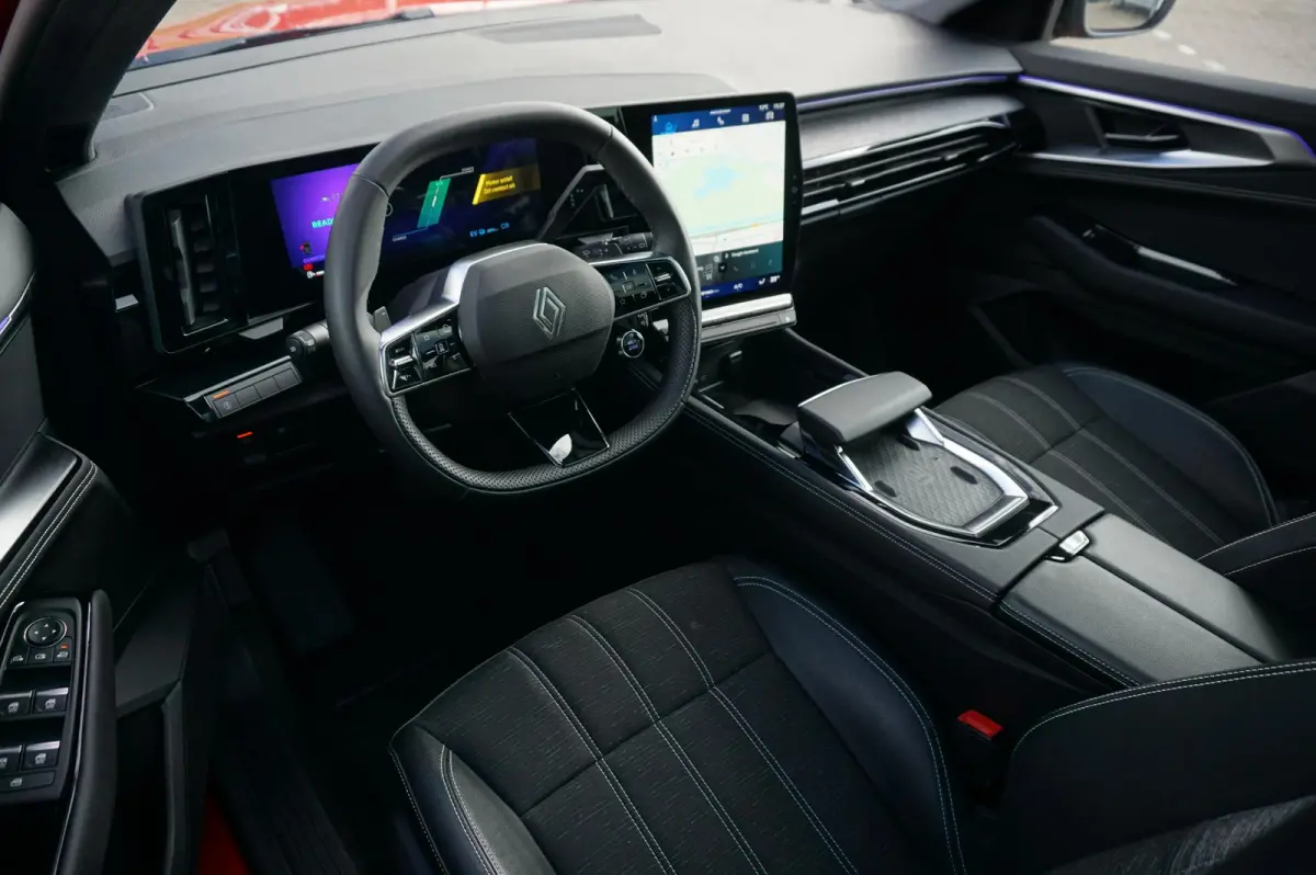 1.2 E-Tech full hybrid 200 Techno