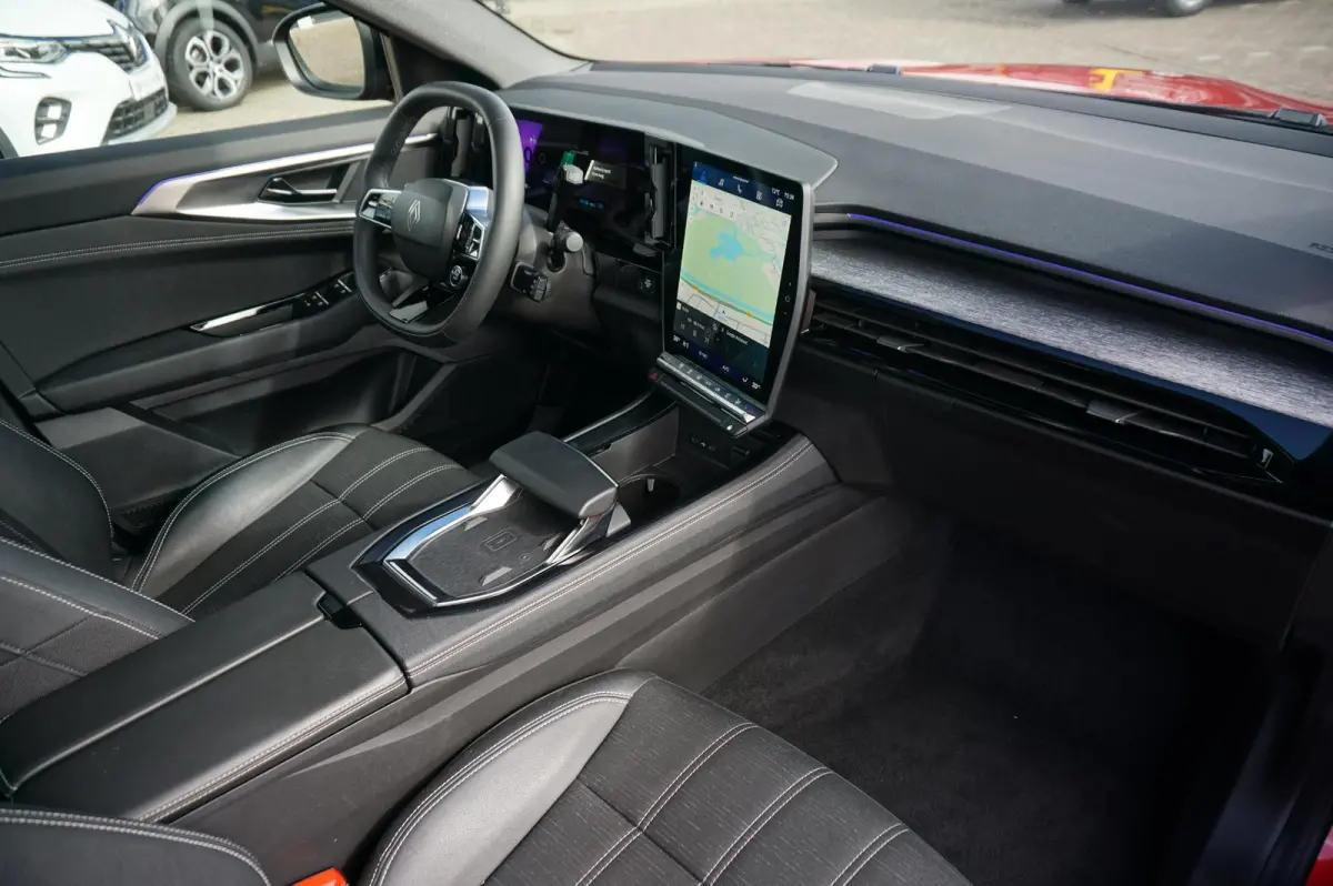 1.2 E-Tech full hybrid 200 Techno