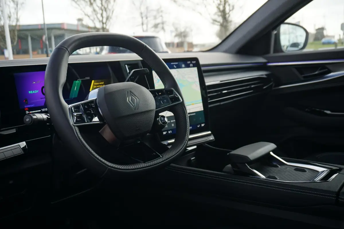 1.2 E-Tech full hybrid 200 Techno