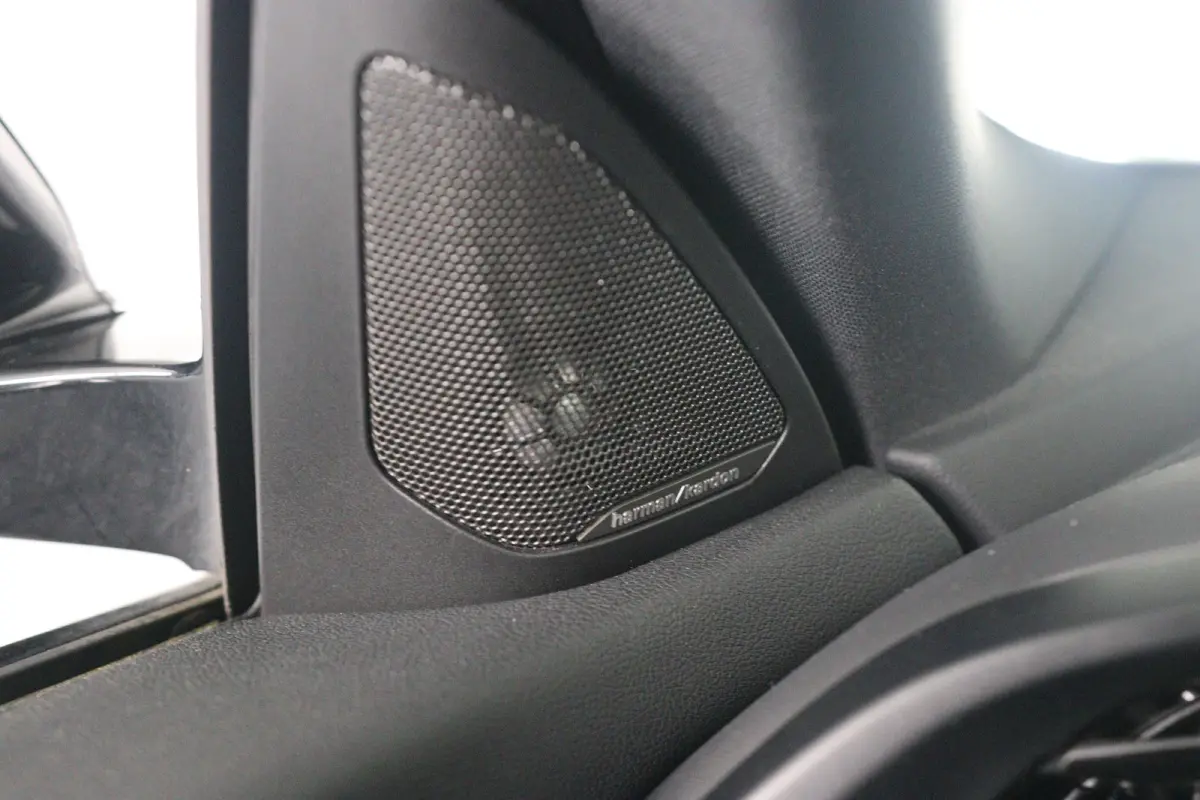218i High Executive | 1e Eigenaar | M-Pakket | Harman/Kardon | Leder | LED | Sportstoelen | Sfeerverlichting | Navi | Clima | Stoelverwarming | Cruise | Parkeersensoren V+A | Lichtmetalen Ve