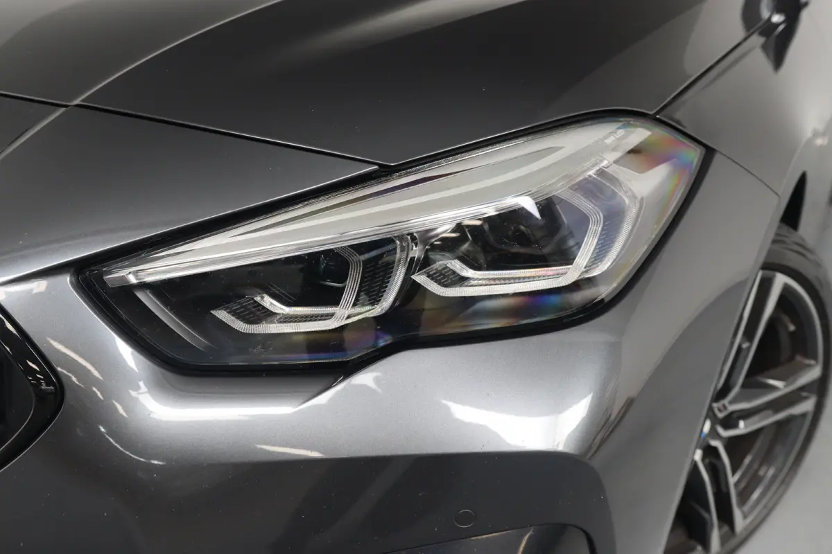 218i High Executive | 1e Eigenaar | M-Pakket | Harman/Kardon | Leder | LED | Sportstoelen | Sfeerverlichting | Navi | Clima | Stoelverwarming | Cruise | Parkeersensoren V+A | Lichtmetalen Ve