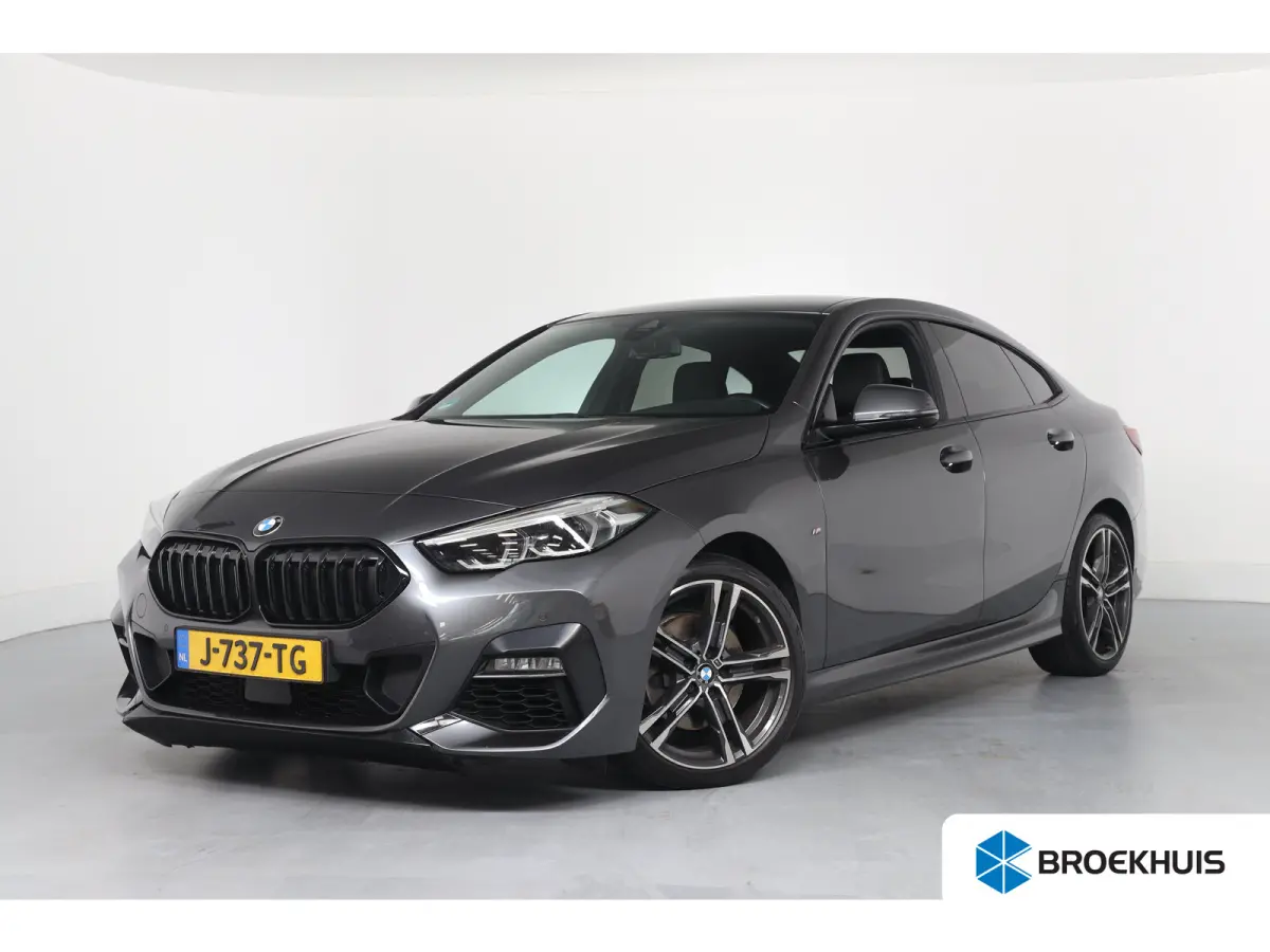 218i High Executive | 1e Eigenaar | M-Pakket | Harman/Kardon | Leder | LED | Sportstoelen | Sfeerverlichting | Navi | Clima | Stoelverwarming | Cruise | Parkeersensoren V+A | Lichtmetalen Ve