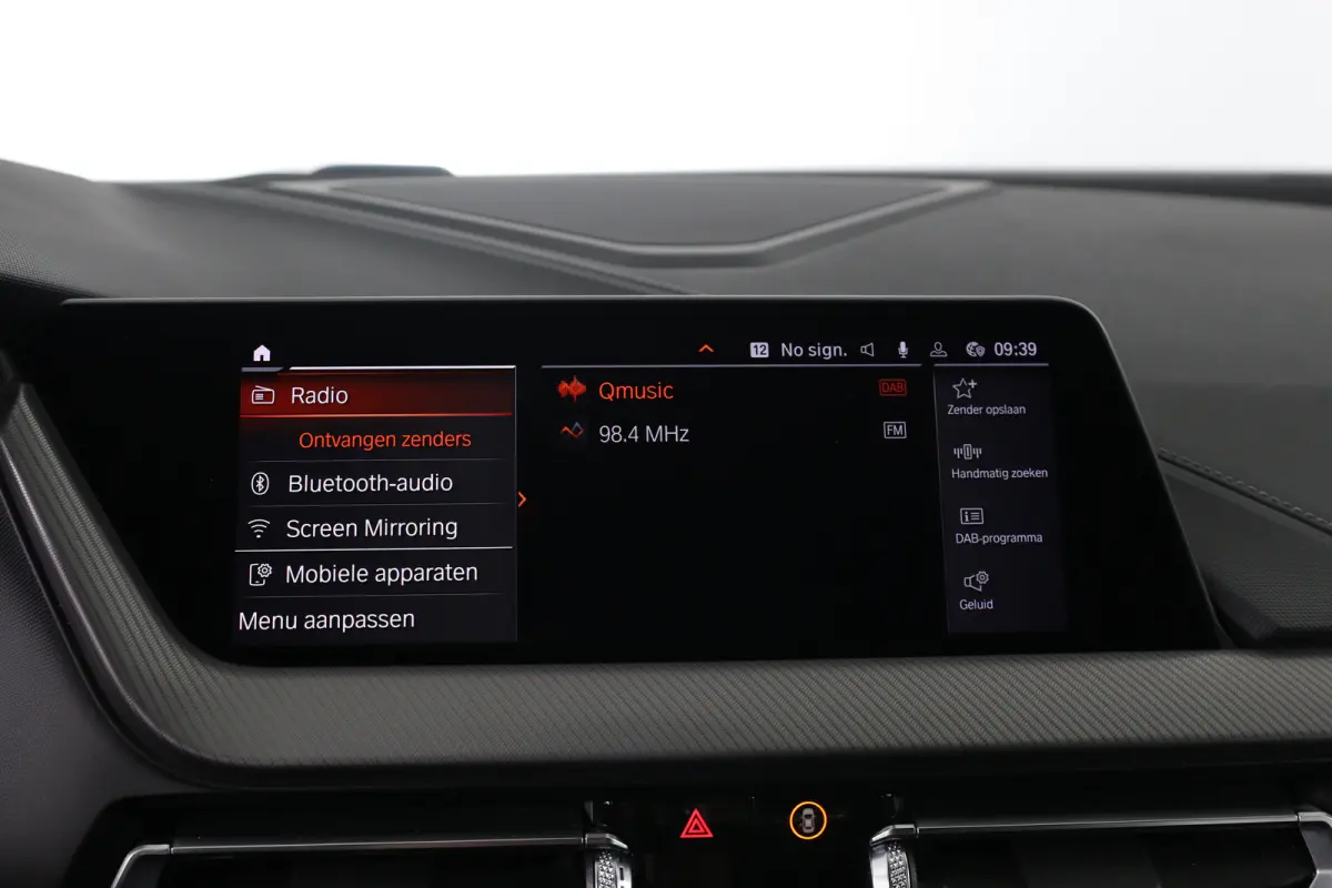 218i High Executive | 1e Eigenaar | M-Pakket | Harman/Kardon | Leder | LED | Sportstoelen | Sfeerverlichting | Navi | Clima | Stoelverwarming | Cruise | Parkeersensoren V+A | Lichtmetalen Ve