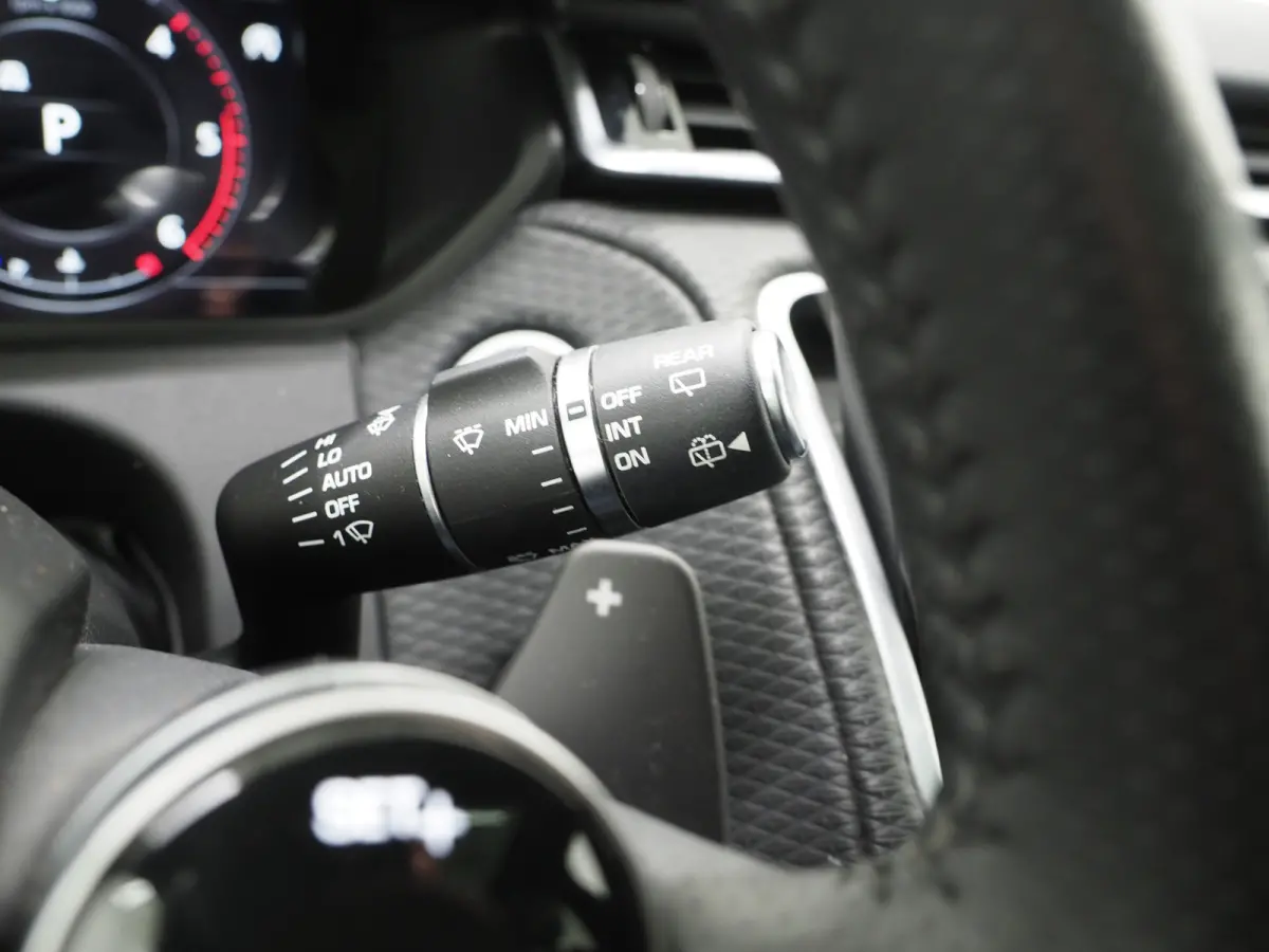 3.0 V6 AWD 300PK | NL Auto | Panoramadak | Luchtvering | 360 | Trekhaak | Meridian | Keyless | Carplay