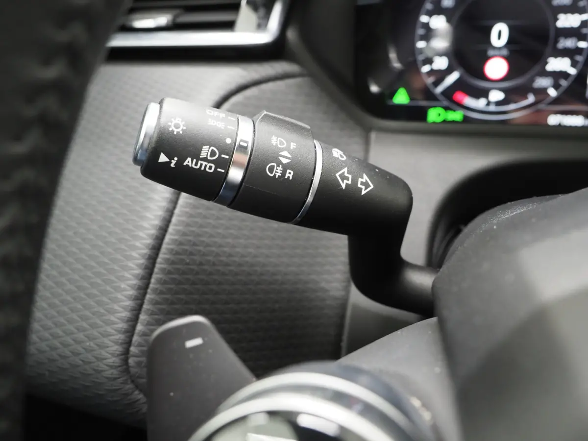 3.0 V6 AWD 300PK | NL Auto | Panoramadak | Luchtvering | 360 | Trekhaak | Meridian | Keyless | Carplay