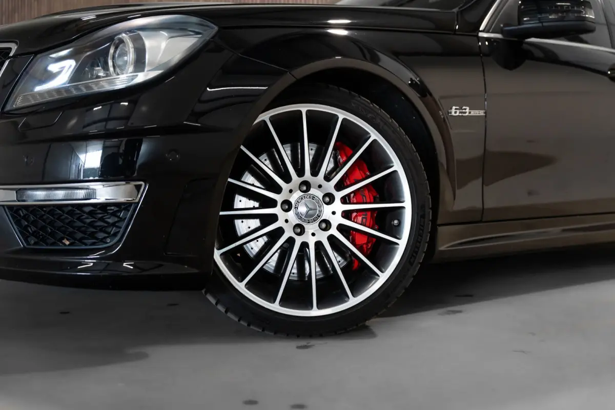 AMG 63 Performance Package 487PK Carbon