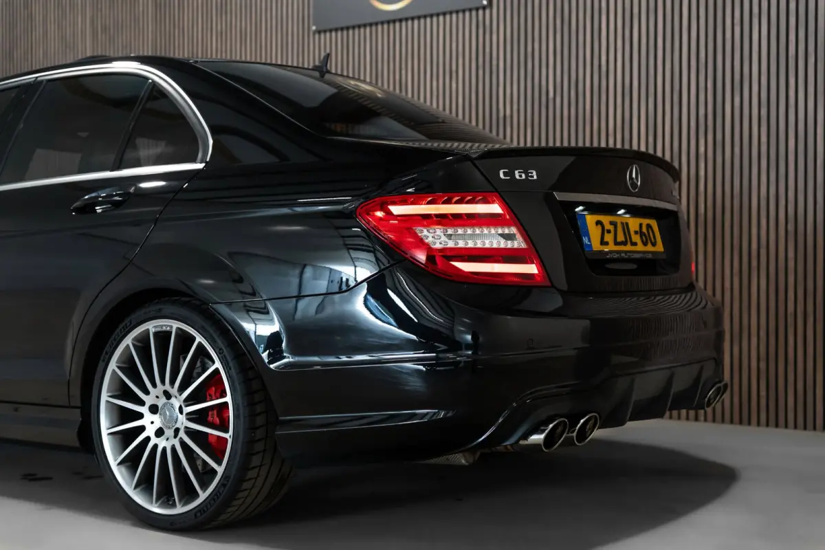 AMG 63 Performance Package 487PK Carbon