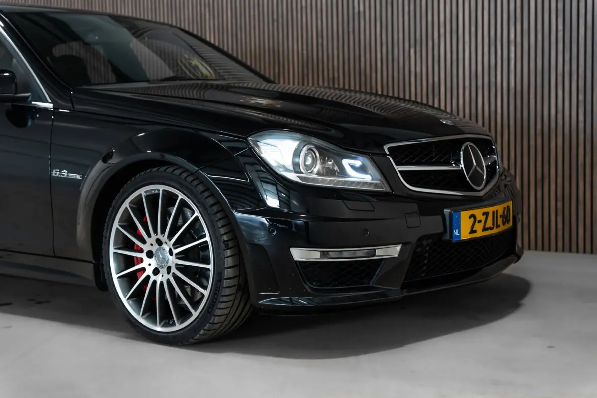 AMG 63 Performance Package 487PK Carbon