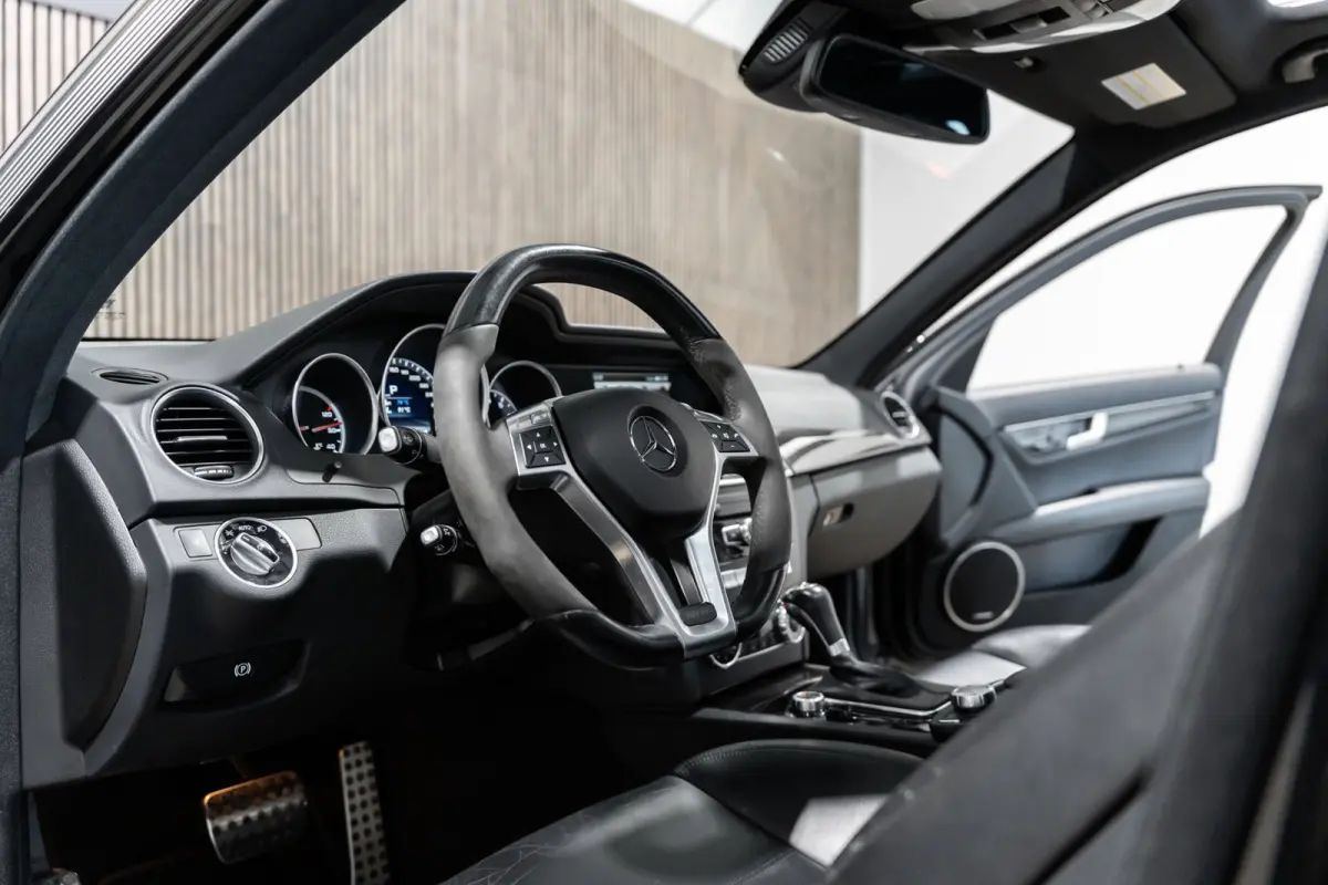 AMG 63 Performance Package 487PK Carbon