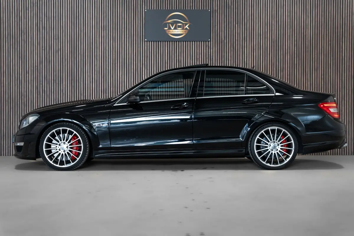 AMG 63 Performance Package 487PK Carbon