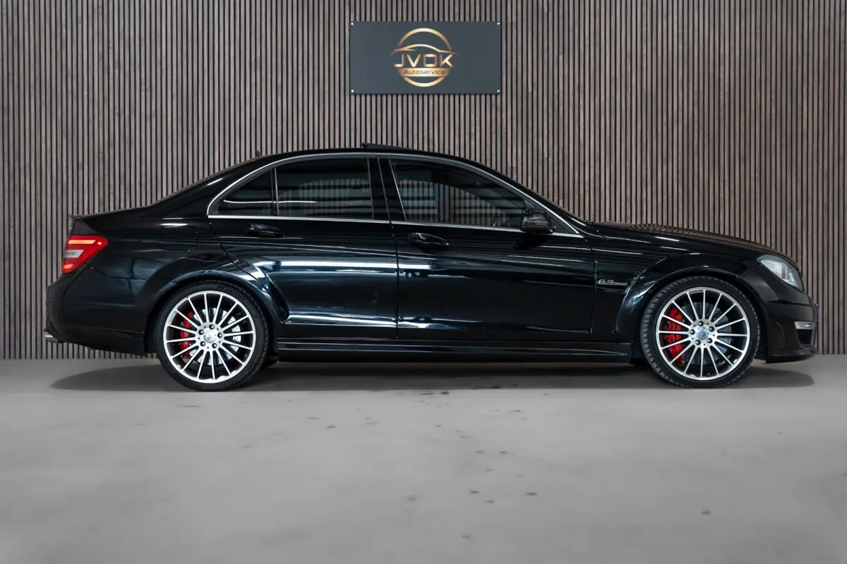 AMG 63 Performance Package 487PK Carbon