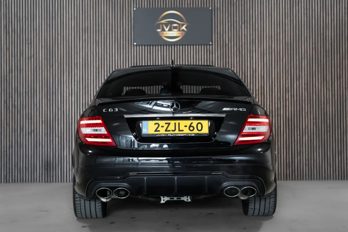 AMG 63 Performance Package 487PK Carbon