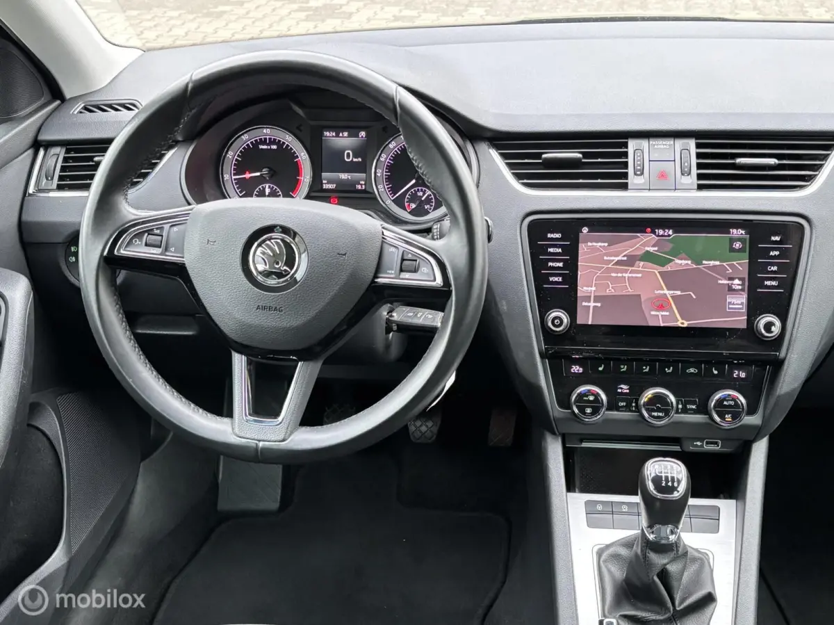 1.0 TSI Greentech Business Edition.