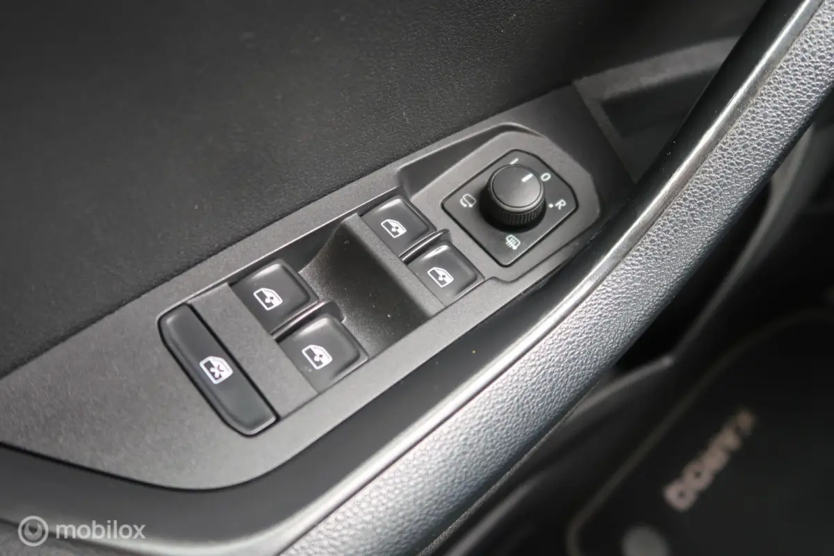 1.0 TSI Style Business,CARPLAY,NAVI,CLIMA,CAMERA