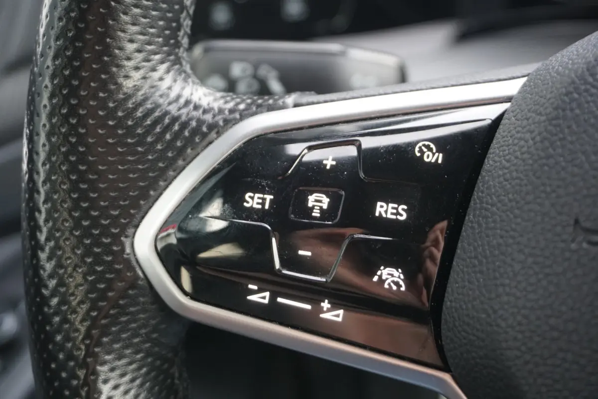 1.5 TSI R-Line | IQ LED | CAMERA | Harman/Kardon | ACC |
