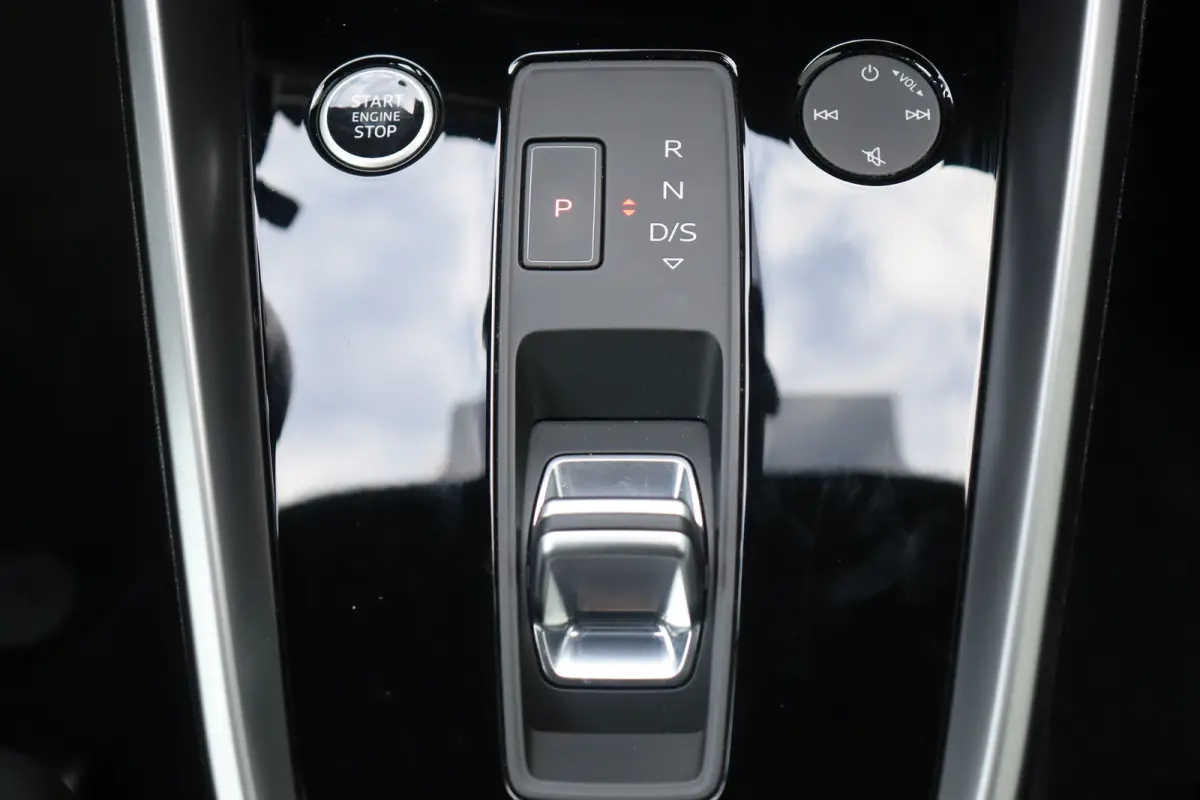 35 TFSI 150PK S EDITION AUTOMAAT / NAVI / LEDER / CLIMA / FULL-LED / PDC / KEYLESS / 18" LMV / CAMERA / 2X S-LINE / ADAPT. CRUISECONTROL !!