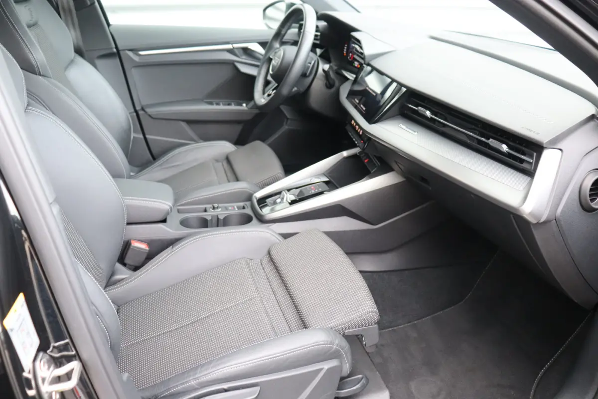 35 TFSI 150PK S EDITION AUTOMAAT / NAVI / LEDER / CLIMA / FULL-LED / PDC / KEYLESS / 18" LMV / CAMERA / 2X S-LINE / ADAPT. CRUISECONTROL !!
