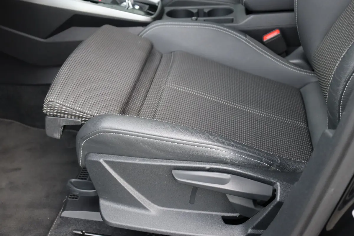 35 TFSI 150PK S EDITION AUTOMAAT / NAVI / LEDER / CLIMA / FULL-LED / PDC / KEYLESS / 18" LMV / CAMERA / 2X S-LINE / ADAPT. CRUISECONTROL !!