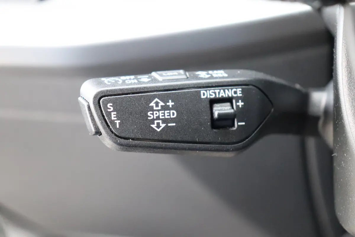 35 TFSI 150PK S EDITION AUTOMAAT / NAVI / LEDER / CLIMA / FULL-LED / PDC / KEYLESS / 18" LMV / CAMERA / 2X S-LINE / ADAPT. CRUISECONTROL !!