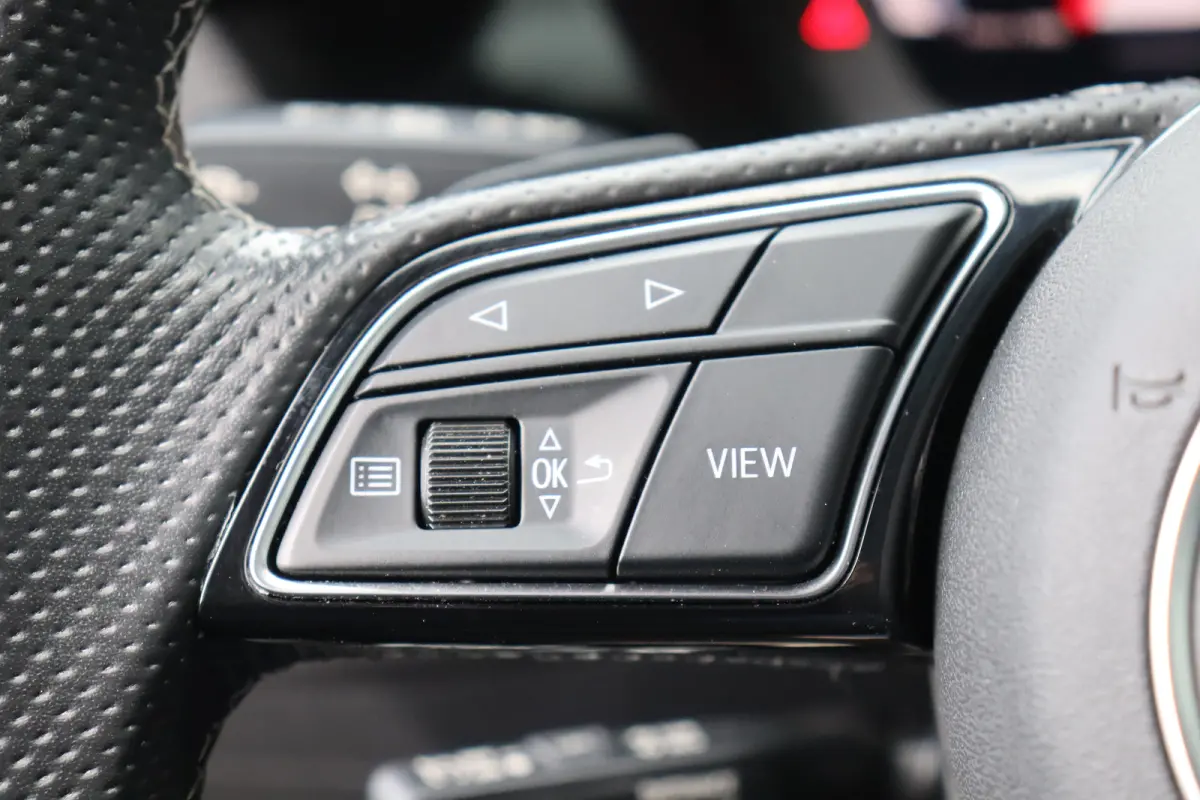 35 TFSI 150PK S EDITION AUTOMAAT / NAVI / LEDER / CLIMA / FULL-LED / PDC / KEYLESS / 18" LMV / CAMERA / 2X S-LINE / ADAPT. CRUISECONTROL !!