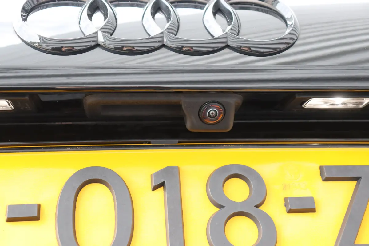 35 TFSI 150PK S EDITION AUTOMAAT / NAVI / LEDER / CLIMA / FULL-LED / PDC / KEYLESS / 18" LMV / CAMERA / 2X S-LINE / ADAPT. CRUISECONTROL !!
