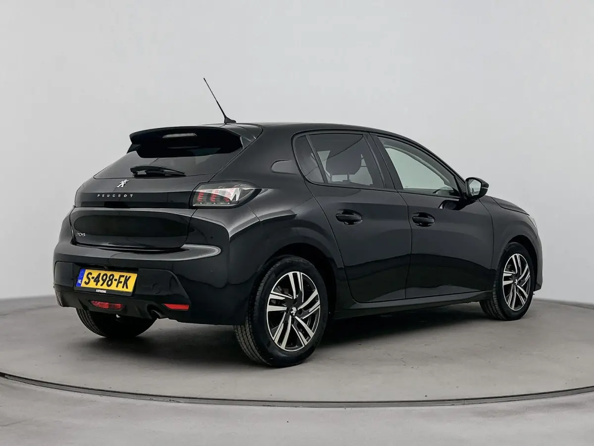 1.2 100pk Allure Pack | Lichtmetalen velgen | Camera | Climate control | Navigatie | Cruise control |
