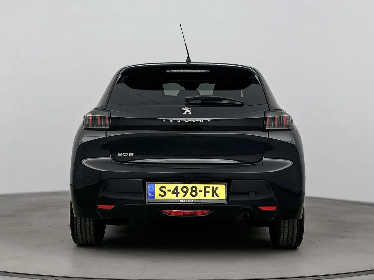 1.2 100pk Allure Pack | Lichtmetalen velgen | Camera | Climate control | Navigatie | Cruise control |
