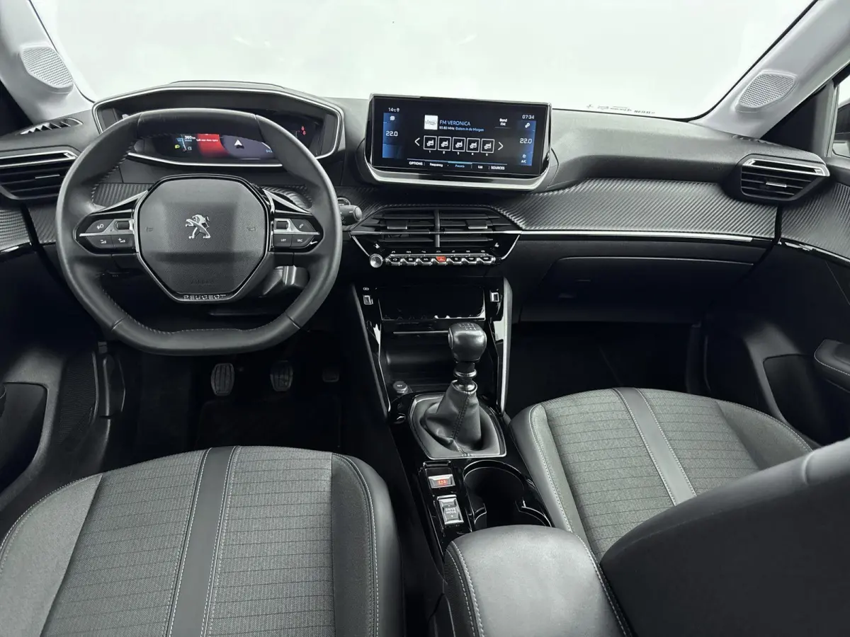 1.2 100pk Allure Pack | Lichtmetalen velgen | Camera | Climate control | Navigatie | Cruise control |