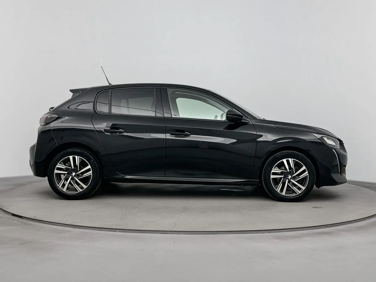 1.2 100pk Allure Pack | Lichtmetalen velgen | Camera | Climate control | Navigatie | Cruise control |